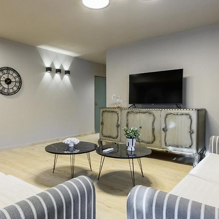 לימנאס Louloudis Apartments Complex מראה חיצוני תמונה