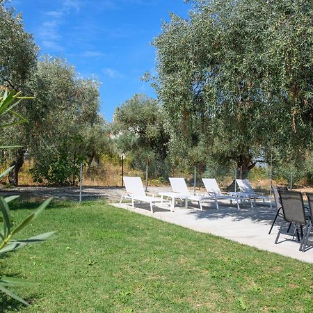 לימנאס Louloudis Apartments Complex מראה חיצוני תמונה