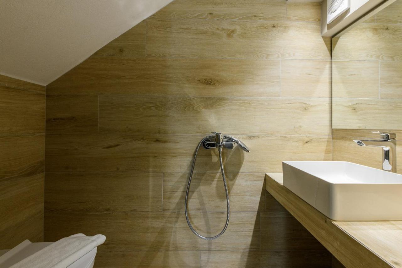 לימנאס Louloudis Apartments Complex מראה חיצוני תמונה