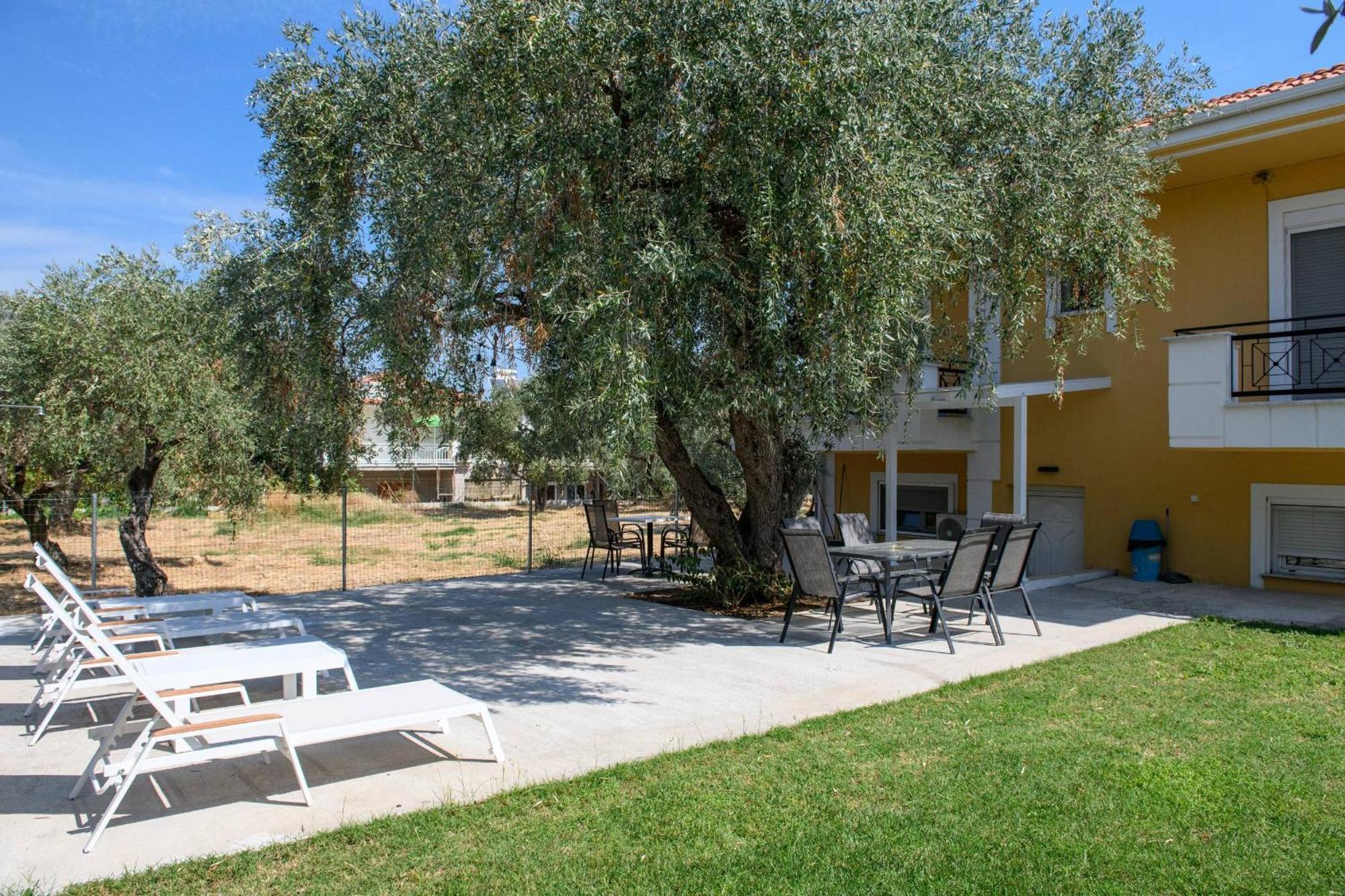 לימנאס Louloudis Apartments Complex מראה חיצוני תמונה